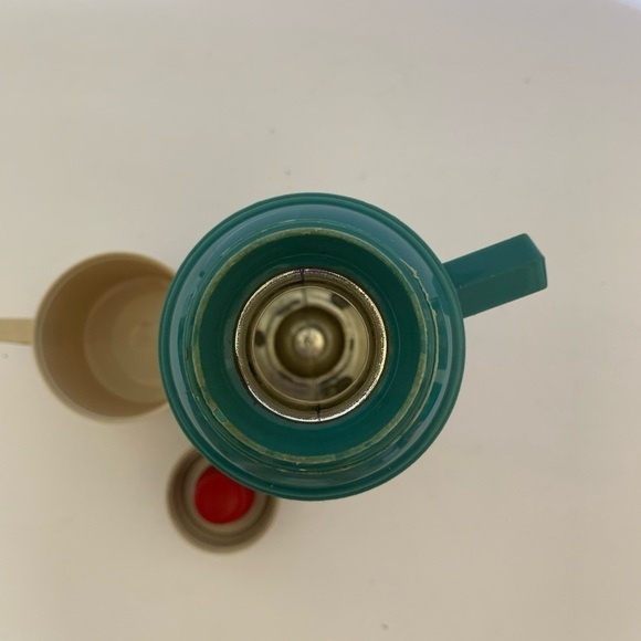 Vintage Retro Thermos Aladdin's Blue & Cream Pint Size with Handle & Cup Lid - Picture 9 of 11